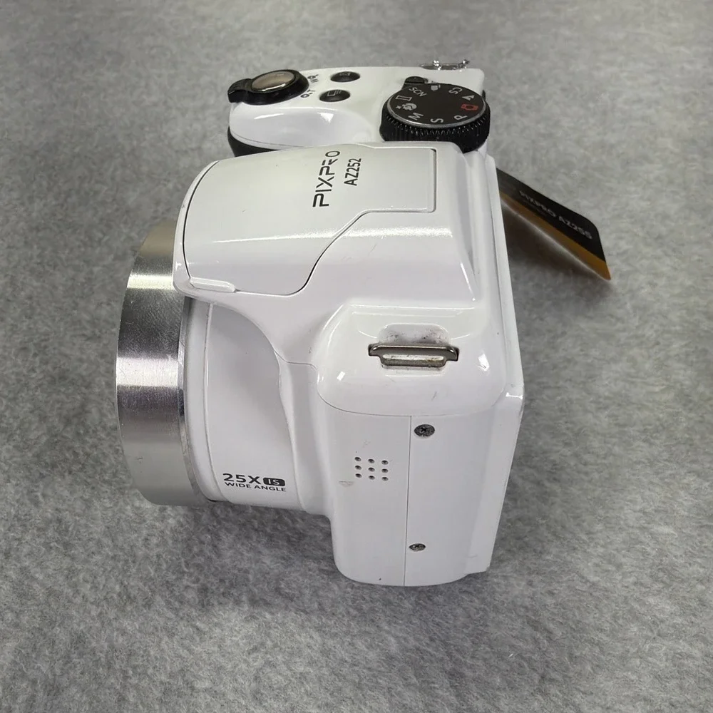 Kodak PIXPRO AZ252 25x Zoom Bridge Camera White For Parts Does Not Turn On